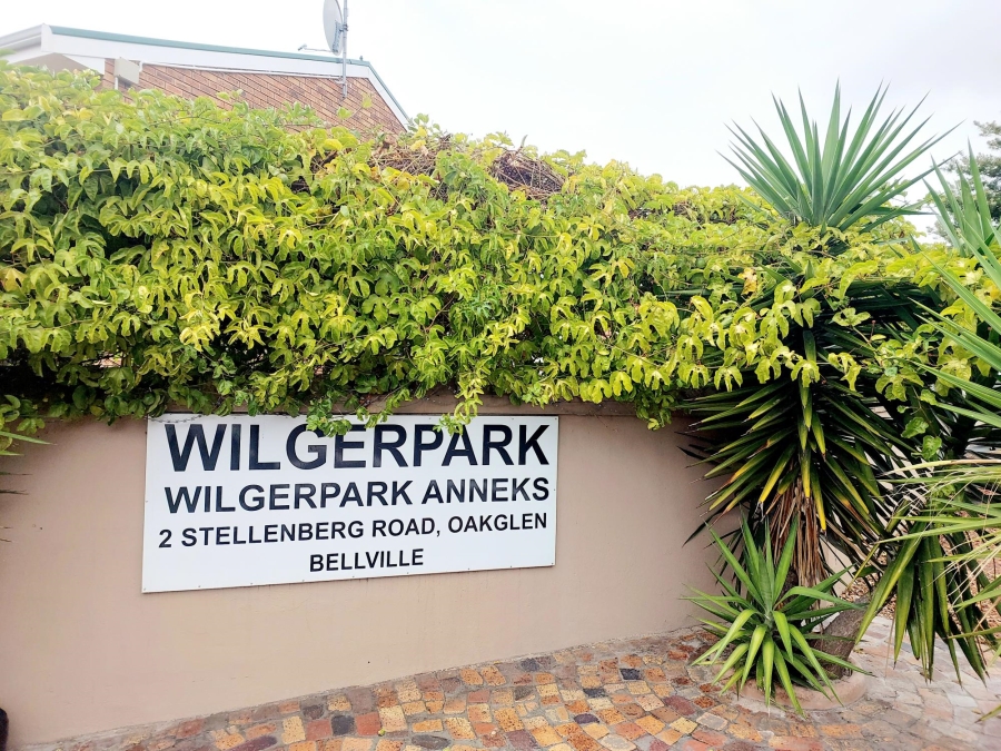 2 Bedroom Property for Sale in Oakglen Western Cape